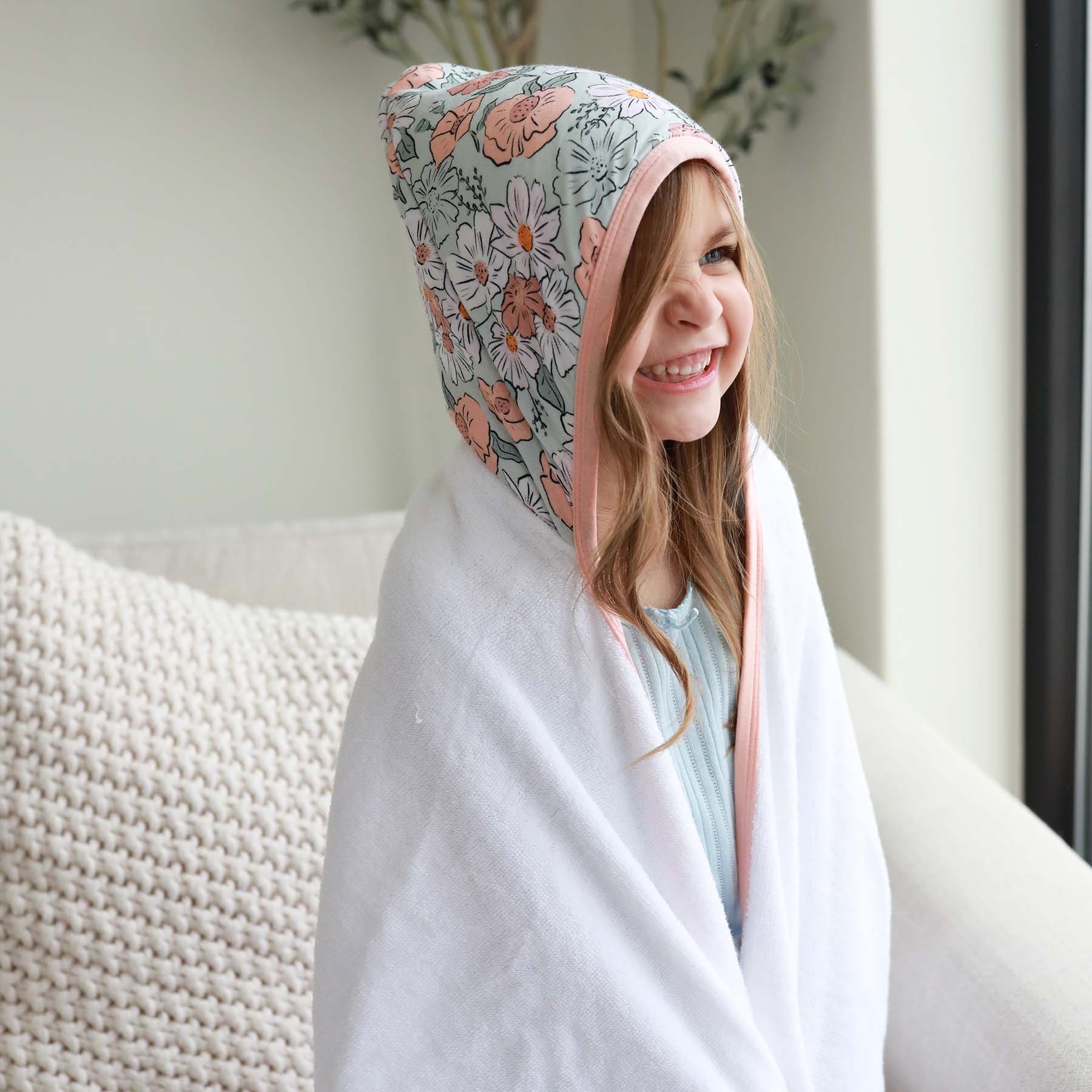Bamboo Hooded Towel | Peach Poppies - Image 4