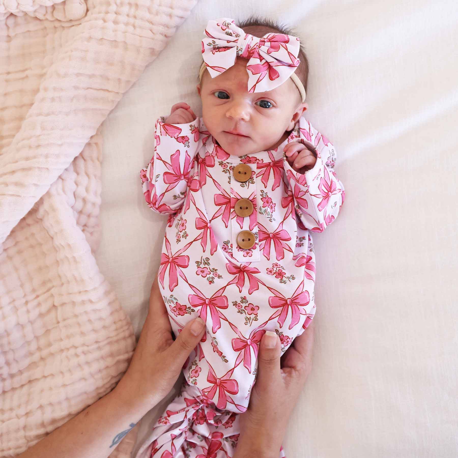 Bow Besties Knit Bow Headband - Image 4
