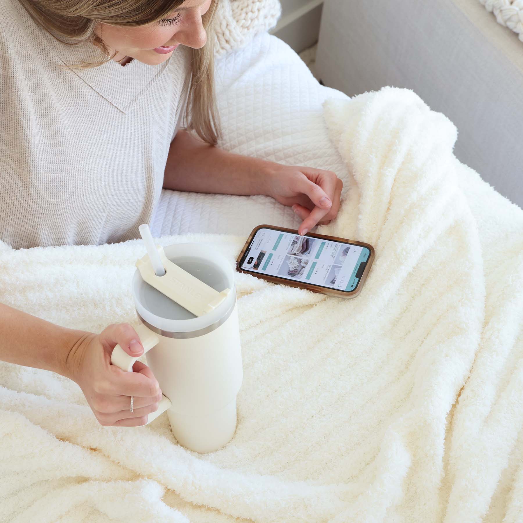 CuddleLane™ Luxe Blankets | Ivory - Image 5
