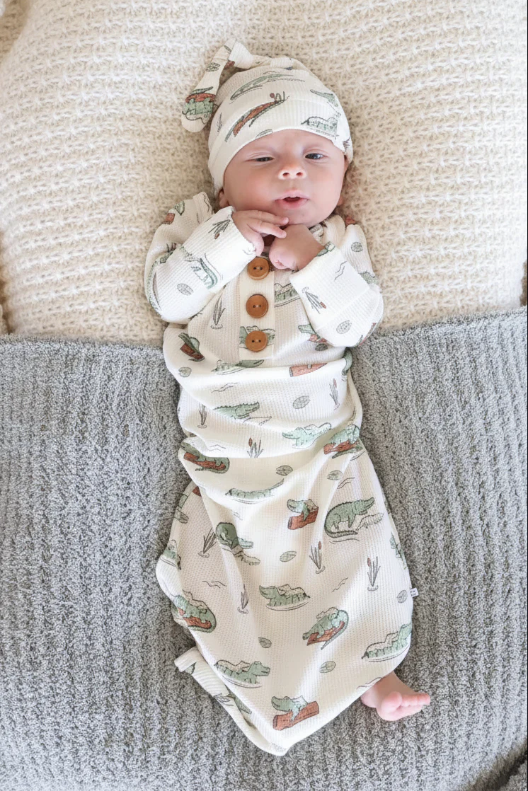 Later Gator Bamboo Waffle Newborn Baby Knot Gown & Hat Set