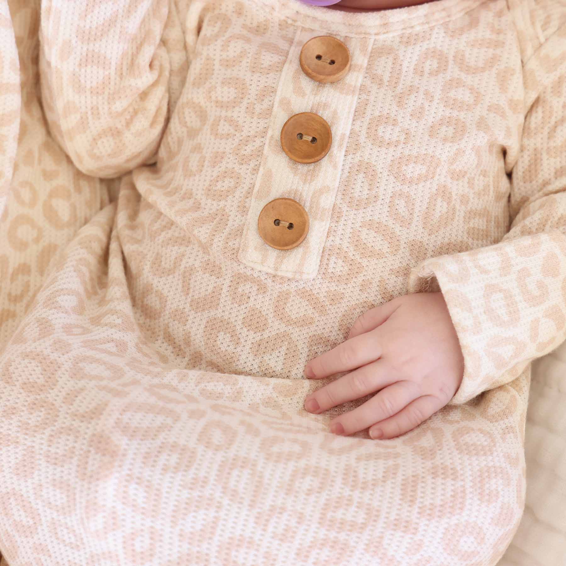 Lovely Leopard Bamboo Waffle Newborn Baby Knot Gown & Hat Set - Image 4