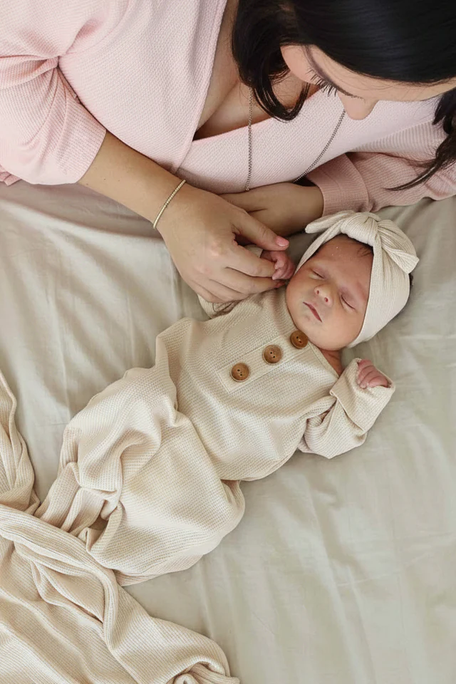 Oatmeal Bamboo Waffle Newborn Baby Knot Gown & Hat Set - Image 7
