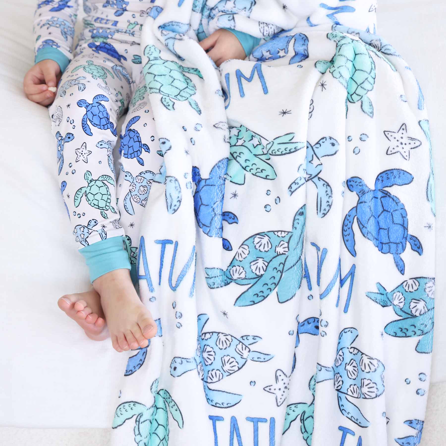 Sea Turtle Splash Personalized Kids Blanket - Image 2