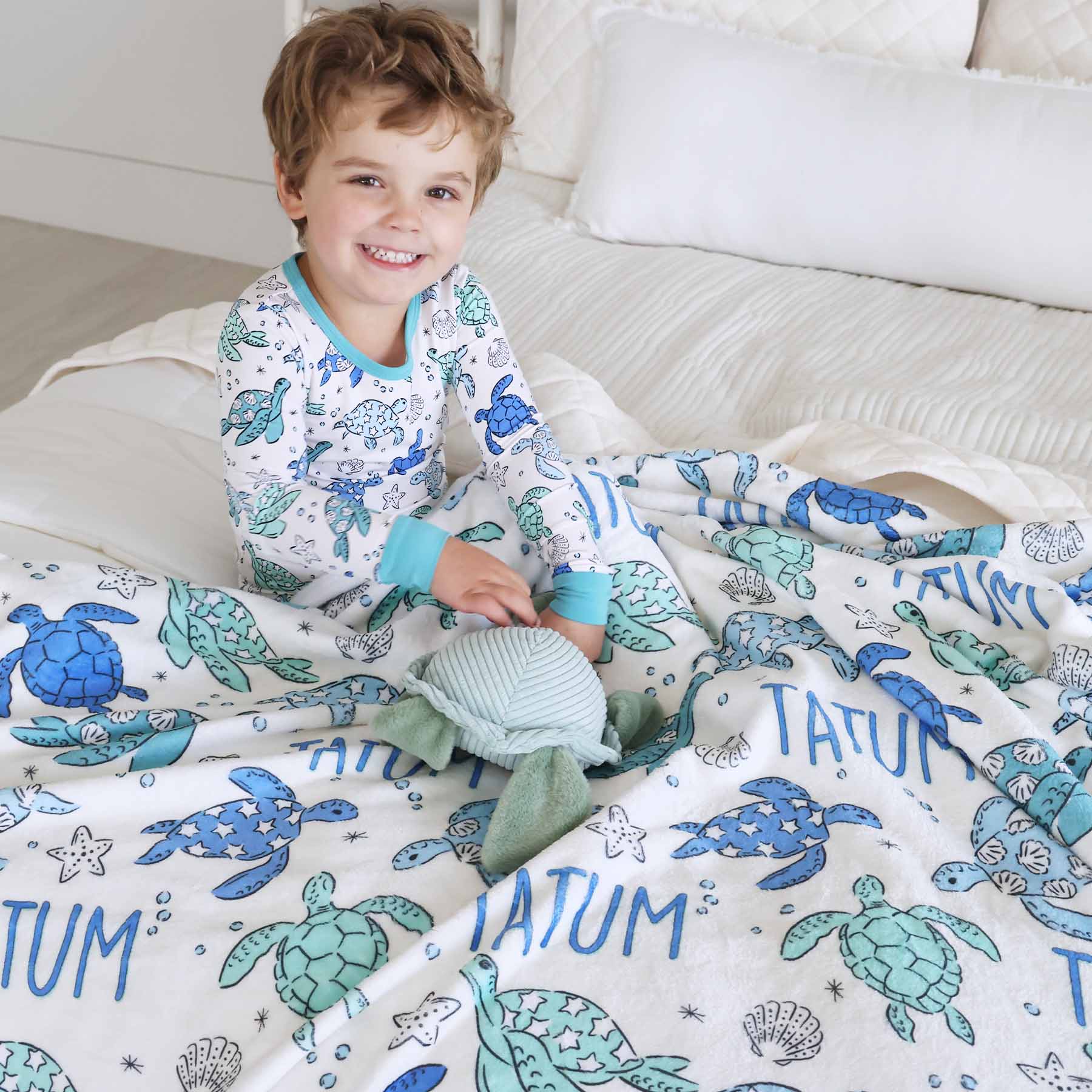 Sea Turtle Splash Personalized Kids Blanket - Image 4