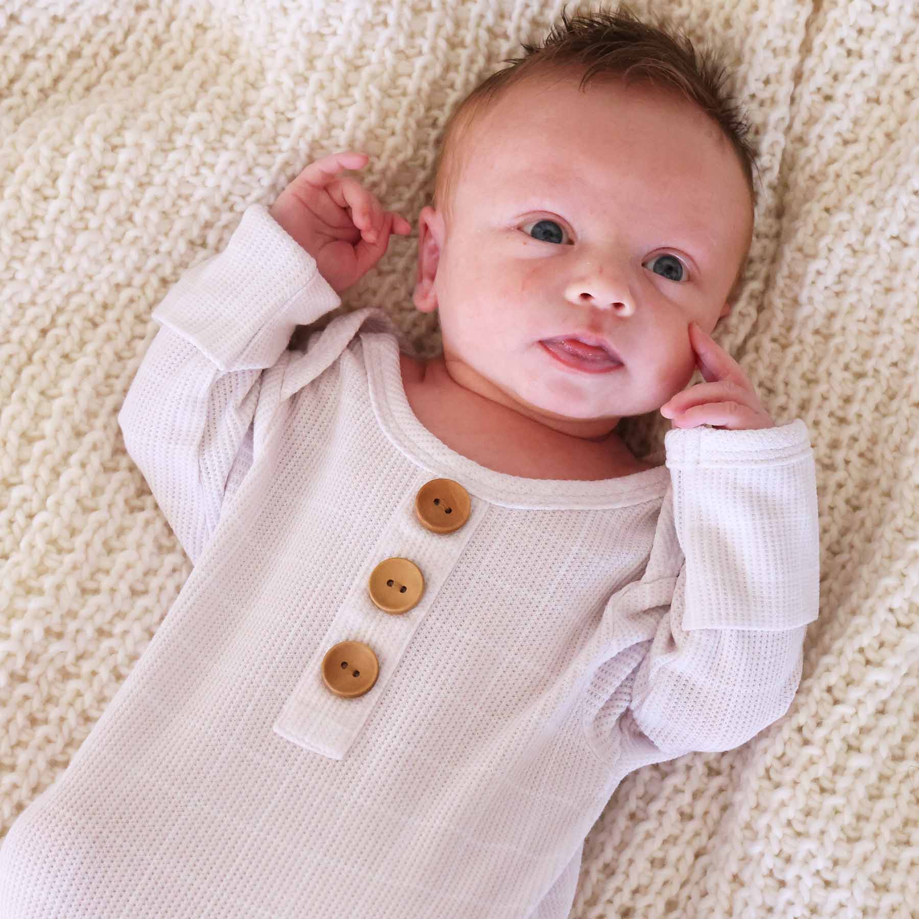 Sloane's Squares Bamboo Waffle Newborn Baby Knot Gown & Hat Set - Image 3